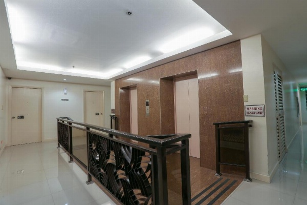 Paragon Tower Hotel image 4