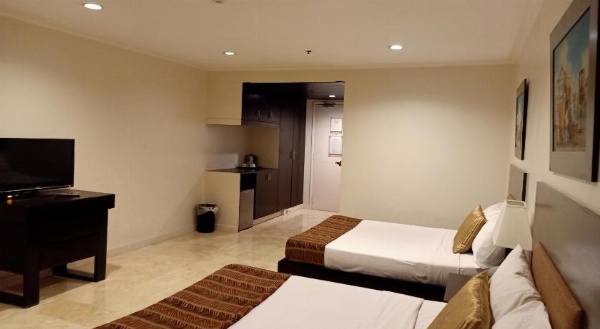 Paragon Tower Hotel image 40